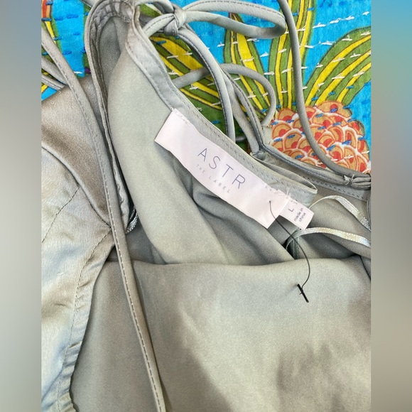 NWOT ASTR the Label Slip Dress Open
back Side Slit Sage Size Large - Picture 11 of 16